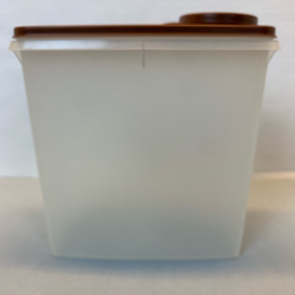 Vintage Tupperware #469-9 Cereal Keeper, Storage Container with brown lid.